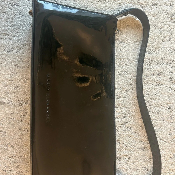 Mario Hernandez mint condition vinyl  purse - Picture 10 of 10